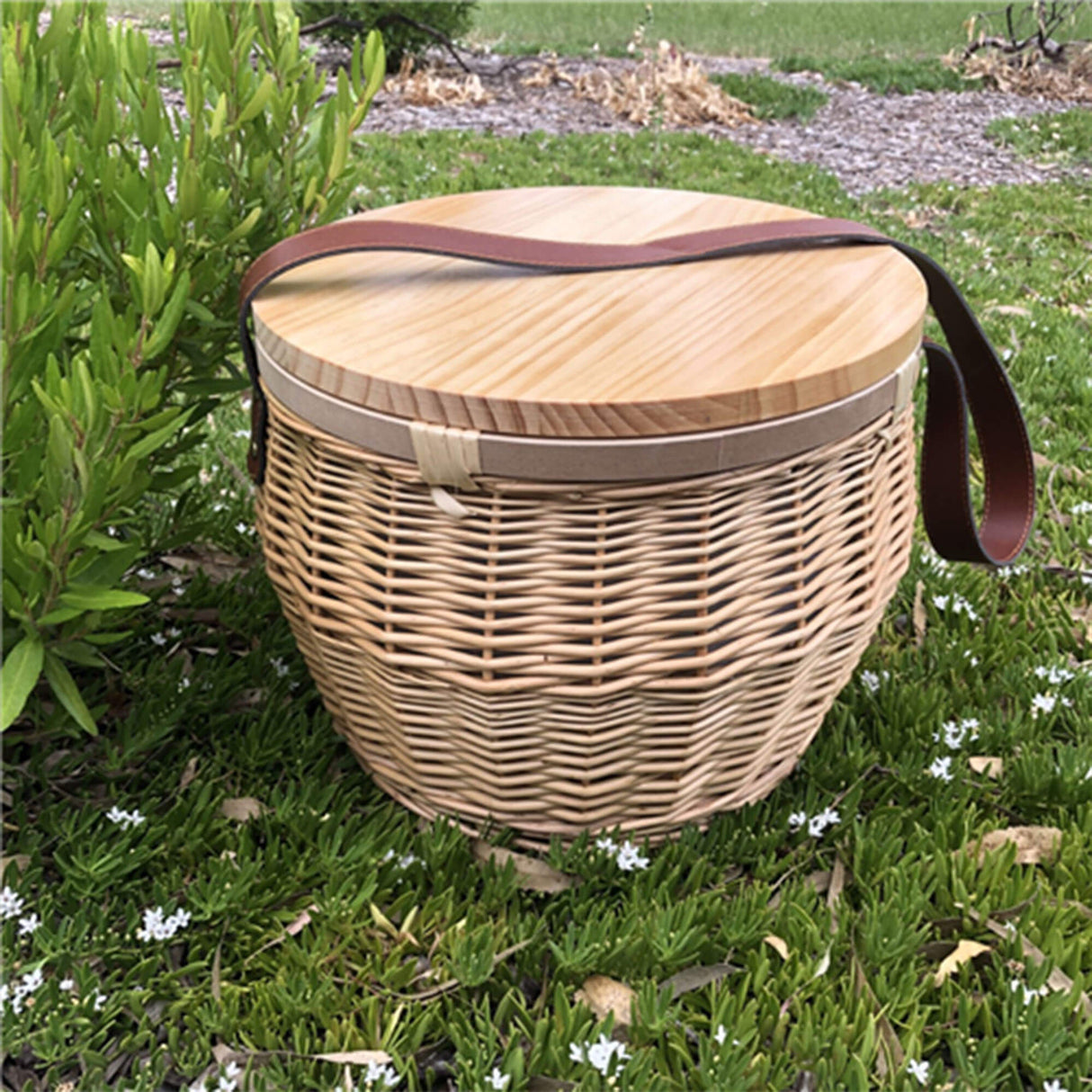Wicker Picnic Cooler Basket Round - Engraved