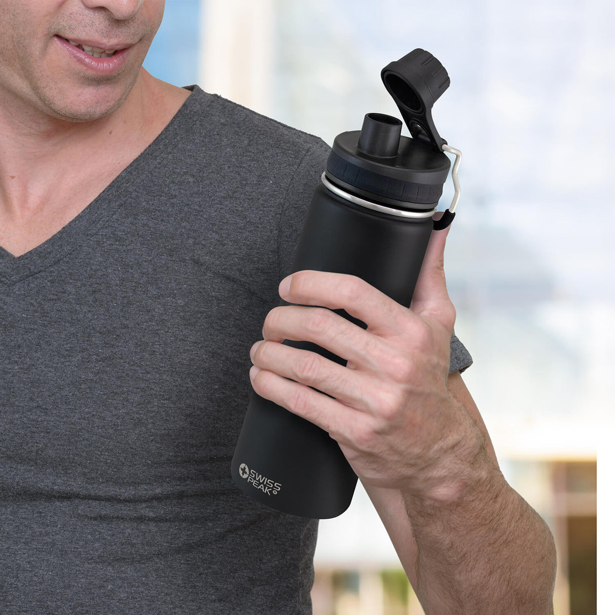 Swiss Peak Vacuum Bottle 700ml - Engraved