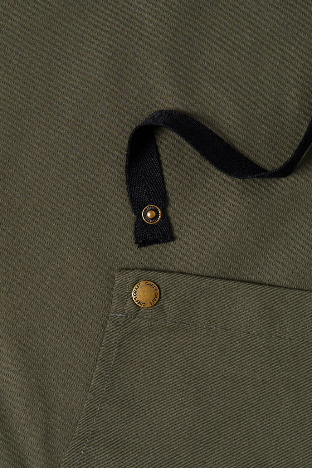 CA031 Full Bib Apron With Pockets