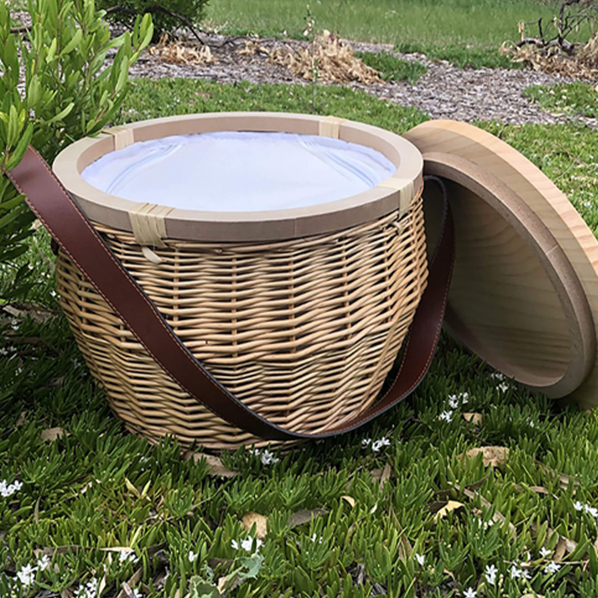 Wicker Picnic Cooler Basket Round - Engraved